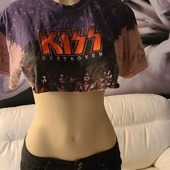 Kiss crop top    - Picture 3 of 5